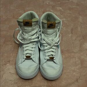 Nike High-Top Sneakers in White and Brown